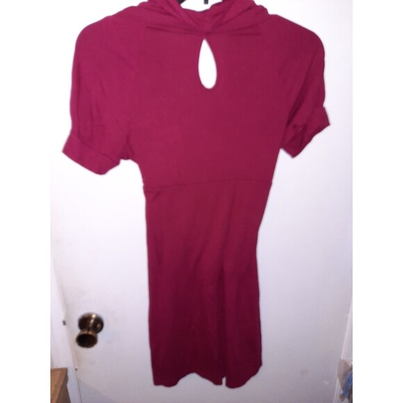 Self Esteem Burgundy Casual Dress – Size M – Keyhole Back, Short sleeves - Picture 2 of 4